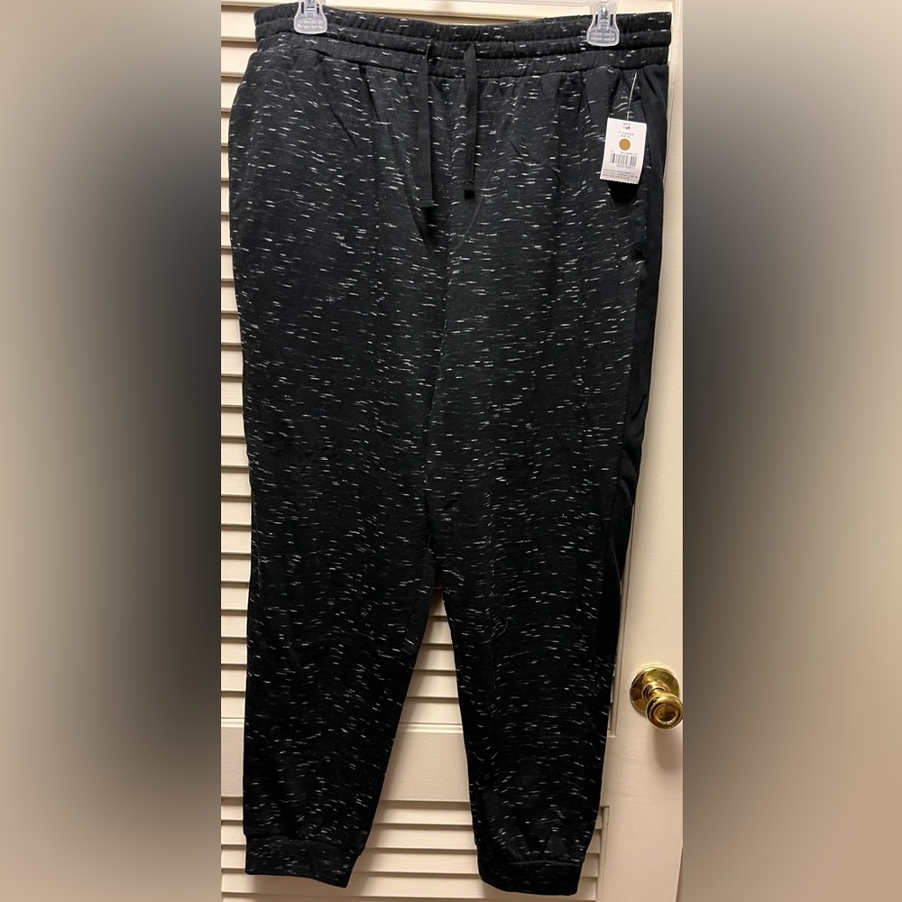 MENS PROP-LAYER XL black with white design. 40 inches long